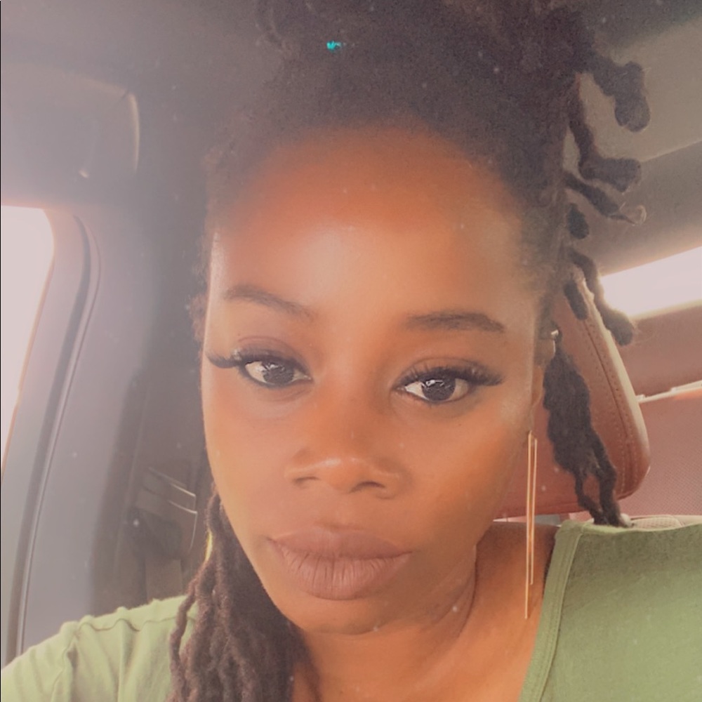 Meet your Posher, Tameka